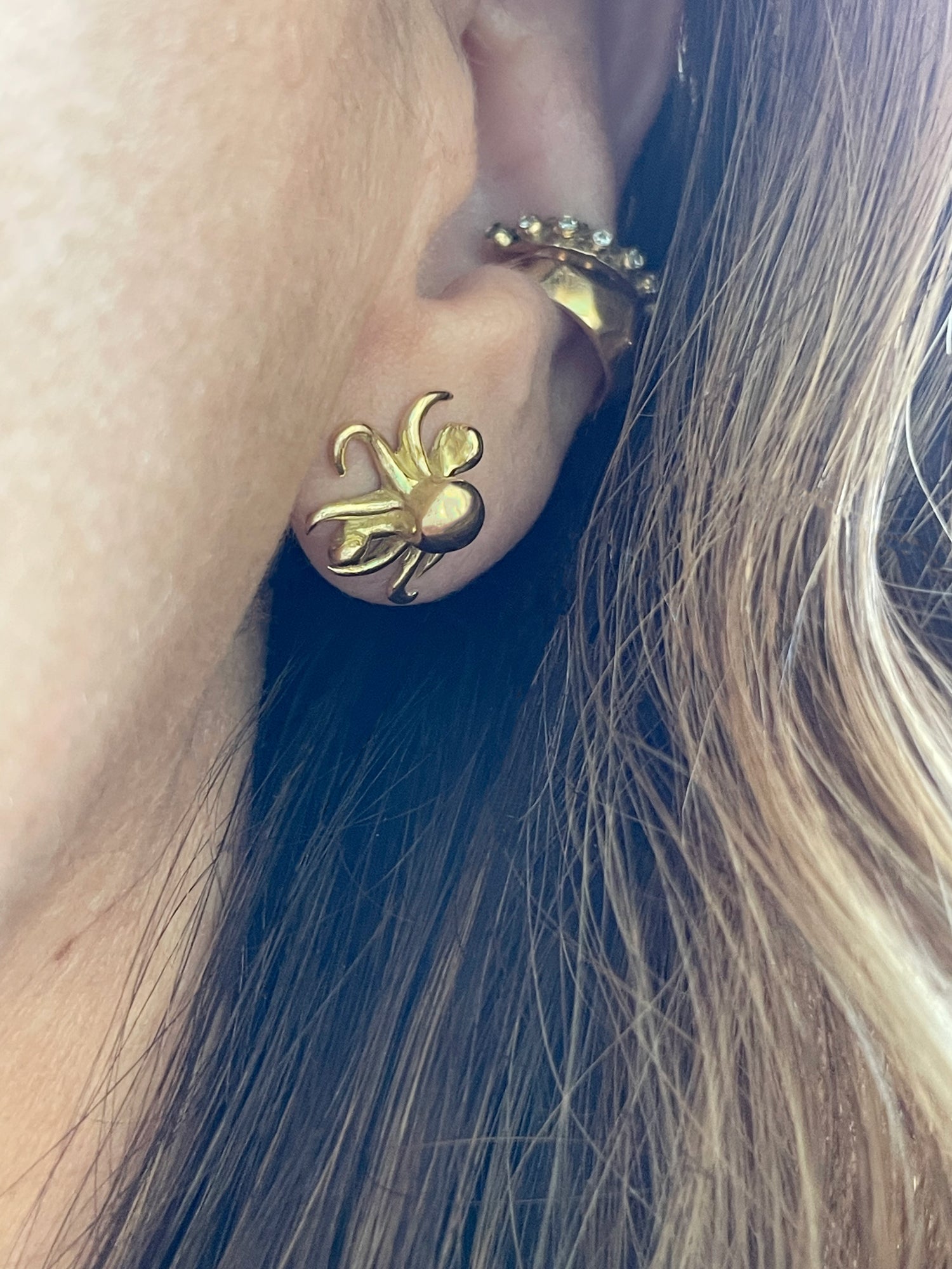 MERCURY-FREE GOLD BOHEME OCTOPUS STUDS - Paz Lifestyle 