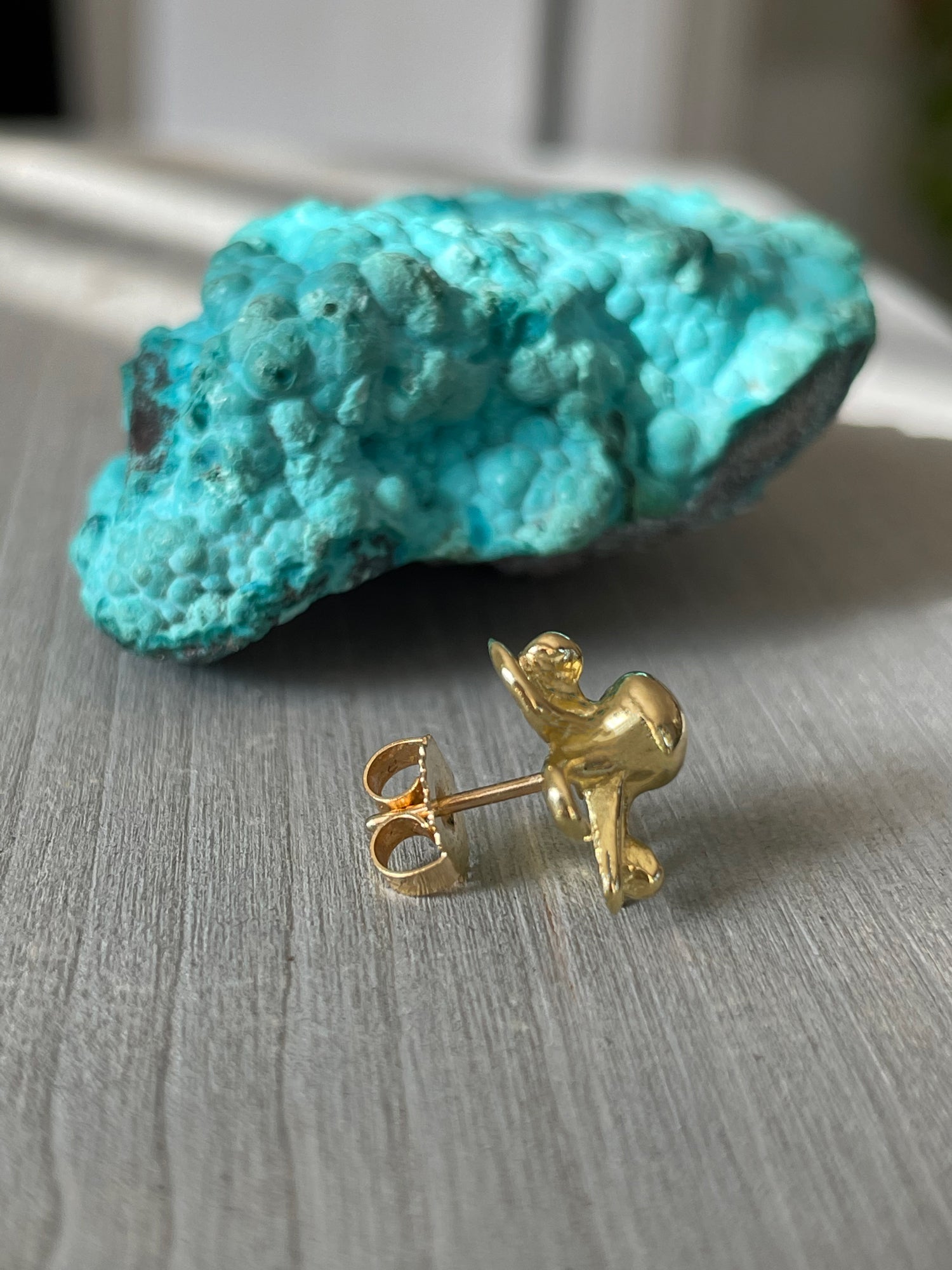 MERCURY-FREE GOLD BOHEME OCTOPUS STUDS - Paz Lifestyle 