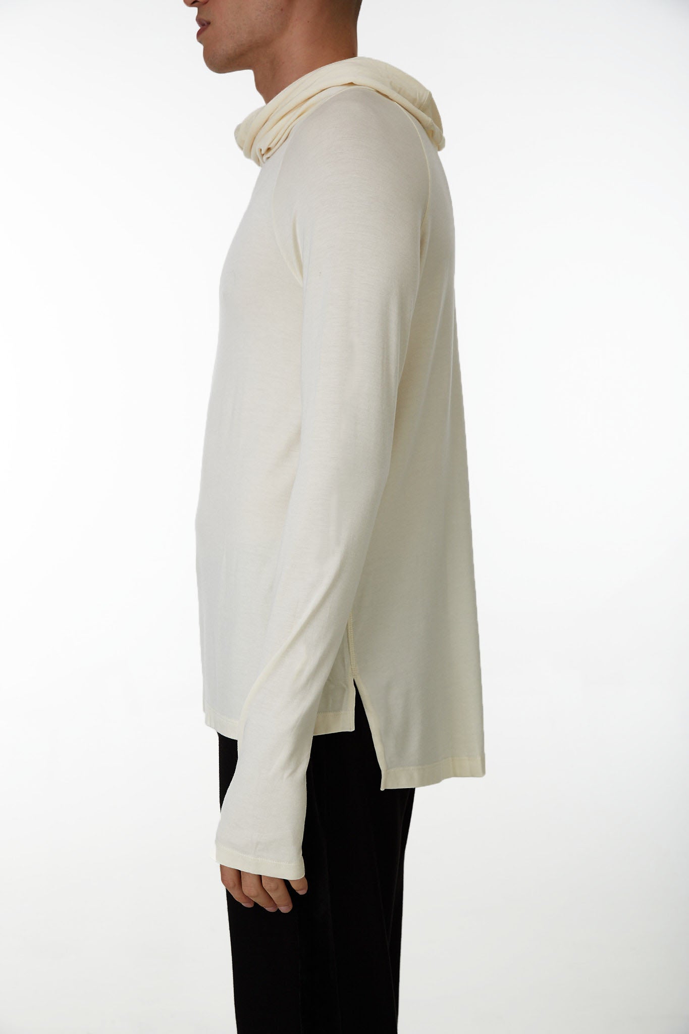 Long Sleeves Ivory Shirt With Thumb Holes