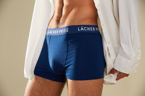 Lâcher Prise Dark blue boxers-with model-open shirt