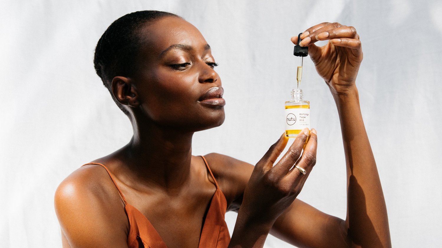 Sustainable lifestyle brand Nutu moringa face oil at  PazLifestyle.com