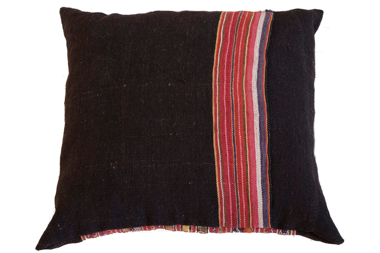  Sustainable lifestyle brand Ponchos Rojas handmade throw pillows at PazLifestyle.com 